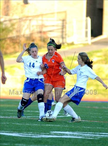 Thumbnail 1 in SS Seward vs. Millbrook (Section 9 Class C Final) photogallery.