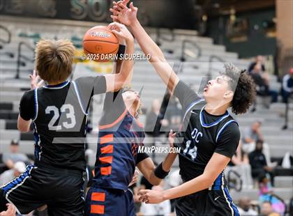 Thumbnail 2 in Roosevelt vs. O'Connor (Hoophall West - Nike TOC) photogallery.