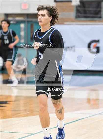 Thumbnail 2 in Roosevelt vs. O'Connor (Hoophall West - Nike TOC) photogallery.