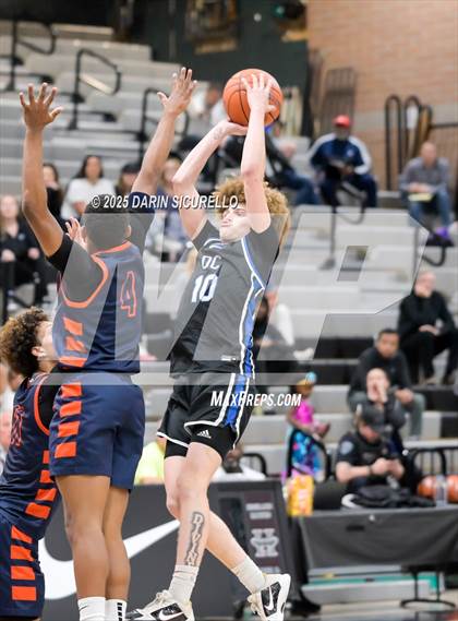 Thumbnail 1 in Roosevelt vs. O'Connor (Hoophall West - Nike TOC) photogallery.