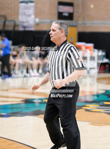 Thumbnail 2 in Roosevelt vs. O'Connor (Hoophall West - Nike TOC) photogallery.