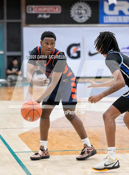 Thumbnail 3 in Roosevelt vs. O'Connor (Hoophall West - Nike TOC) photogallery.