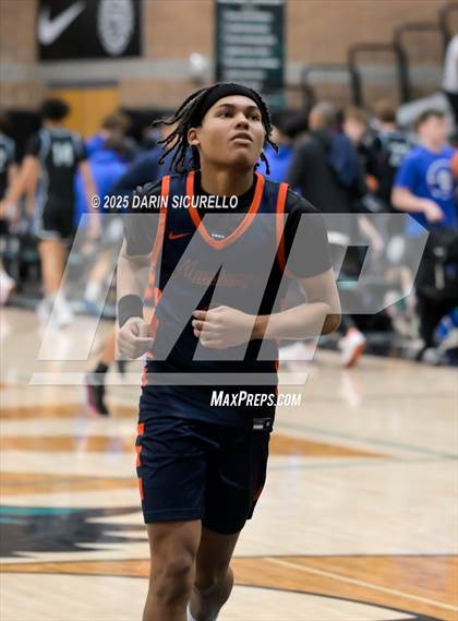 Thumbnail 2 in Roosevelt vs. O'Connor (Hoophall West - Nike TOC) photogallery.