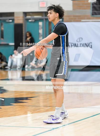 Thumbnail 3 in Roosevelt vs. O'Connor (Hoophall West - Nike TOC) photogallery.