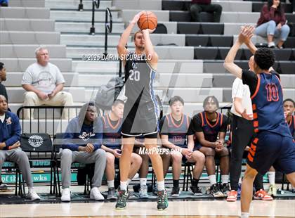 Thumbnail 2 in Roosevelt vs. O'Connor (Hoophall West - Nike TOC) photogallery.