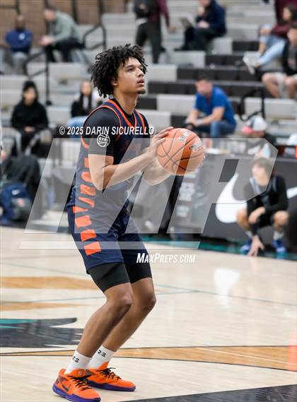 Thumbnail 1 in Roosevelt vs. O'Connor (Hoophall West - Nike TOC) photogallery.