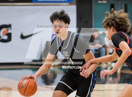 Thumbnail 3 in Roosevelt vs. O'Connor (Hoophall West - Nike TOC) photogallery.