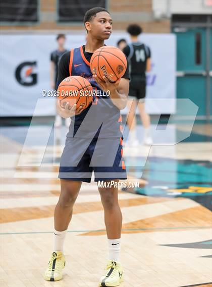 Thumbnail 3 in Roosevelt vs. O'Connor (Hoophall West - Nike TOC) photogallery.