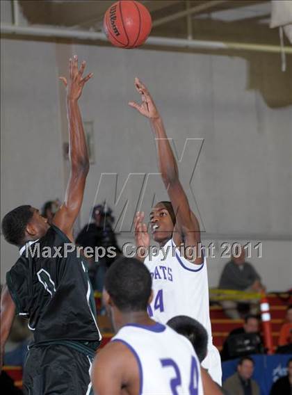 Thumbnail 3 in El Cerrito vs. Franklin (Father Kelly Tribute) photogallery.
