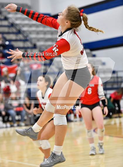 Thumbnail 2 in Burkburnett vs Glen Rose (UIL 4A Bi-District Playoff) photogallery.