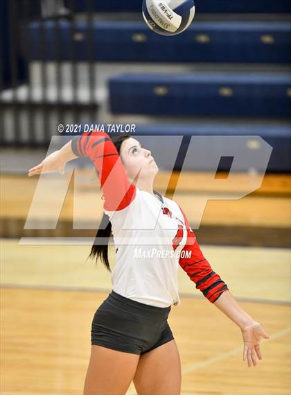 Thumbnail 3 in Burkburnett vs Glen Rose (UIL 4A Bi-District Playoff) photogallery.
