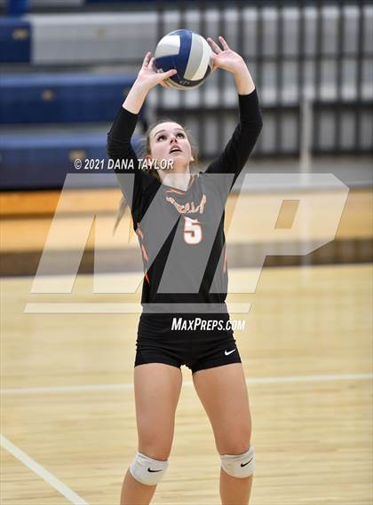 Thumbnail 2 in Burkburnett vs Glen Rose (UIL 4A Bi-District Playoff) photogallery.