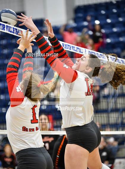 Thumbnail 3 in Burkburnett vs Glen Rose (UIL 4A Bi-District Playoff) photogallery.