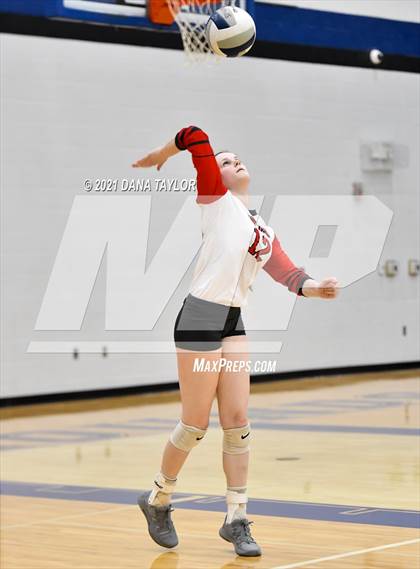 Thumbnail 2 in Burkburnett vs Glen Rose (UIL 4A Bi-District Playoff) photogallery.