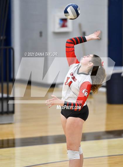 Thumbnail 3 in Burkburnett vs Glen Rose (UIL 4A Bi-District Playoff) photogallery.