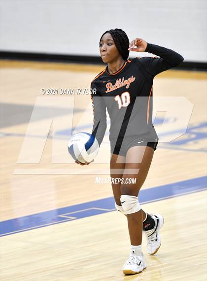 Thumbnail 1 in Burkburnett vs Glen Rose (UIL 4A Bi-District Playoff) photogallery.