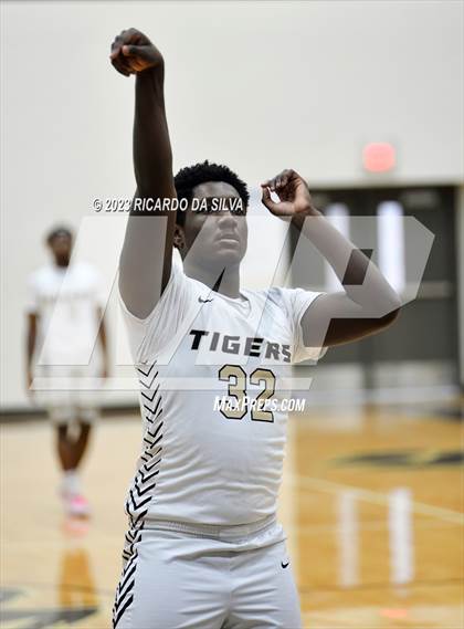 Thumbnail 3 in Cypress Park vs Deer Park photogallery.