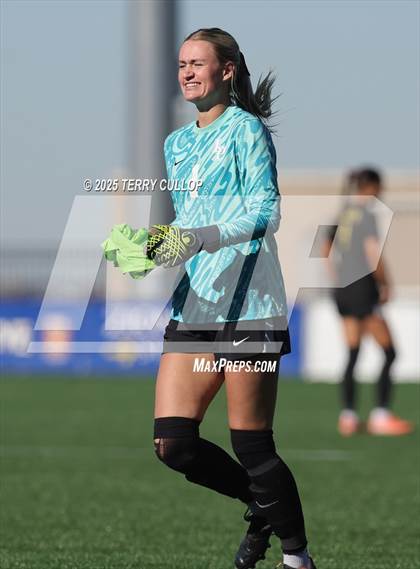 Thumbnail 3 in Mountain Ridge vs. Lone Peak (UHSAA 6A Semi Final) photogallery.