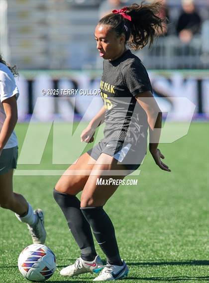 Thumbnail 3 in Mountain Ridge vs. Lone Peak (UHSAA 6A Semi Final) photogallery.