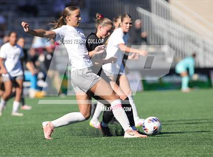 Thumbnail 2 in Mountain Ridge vs. Lone Peak (UHSAA 6A Semi Final) photogallery.