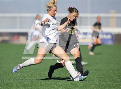 Thumbnail 3 in Mountain Ridge vs. Lone Peak (UHSAA 6A Semi Final) photogallery.