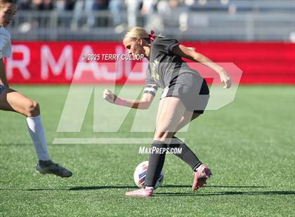 Thumbnail 3 in Mountain Ridge vs. Lone Peak (UHSAA 6A Semi Final) photogallery.