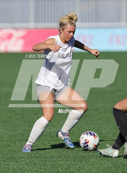 Thumbnail 2 in Mountain Ridge vs. Lone Peak (UHSAA 6A Semi Final) photogallery.