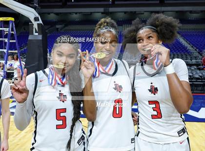 Thumbnail 1 in Liberty vs. Mansfield Timberview (UIL 5A Basketball Final Medal Ceremony) photogallery.