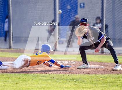 Thumbnail 1 in San Dimas @ Charter Oak photogallery.