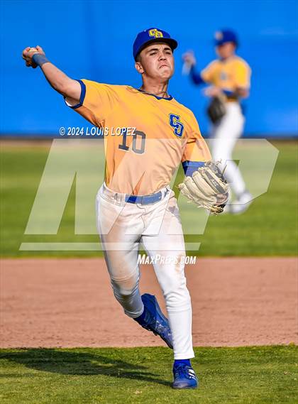Thumbnail 1 in San Dimas @ Charter Oak photogallery.