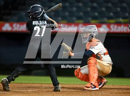 Thumbnail 3 in Santa Ana Valley vs. Rolling Hills Prep (Halo Classic) photogallery.