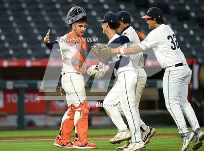 Thumbnail 1 in Santa Ana Valley vs. Rolling Hills Prep (Halo Classic) photogallery.