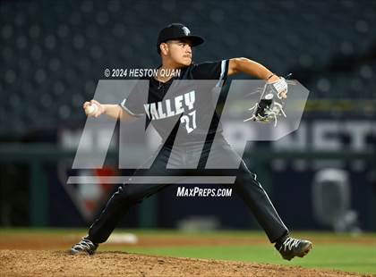 Thumbnail 2 in Santa Ana Valley vs. Rolling Hills Prep (Halo Classic) photogallery.