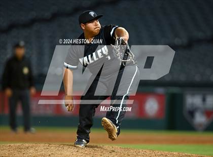 Thumbnail 3 in Santa Ana Valley vs. Rolling Hills Prep (Halo Classic) photogallery.