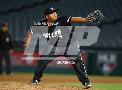 Thumbnail 2 in Santa Ana Valley vs. Rolling Hills Prep (Halo Classic) photogallery.