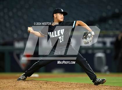 Thumbnail 2 in Santa Ana Valley vs. Rolling Hills Prep (Halo Classic) photogallery.