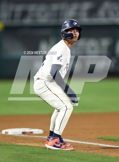 Thumbnail 1 in Santa Ana Valley vs. Rolling Hills Prep (Halo Classic) photogallery.