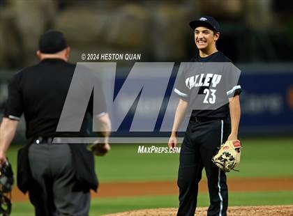 Thumbnail 2 in Santa Ana Valley vs. Rolling Hills Prep (Halo Classic) photogallery.