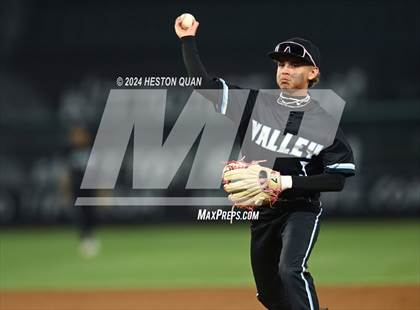 Thumbnail 2 in Santa Ana Valley vs. Rolling Hills Prep (Halo Classic) photogallery.