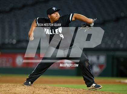 Thumbnail 2 in Santa Ana Valley vs. Rolling Hills Prep (Halo Classic) photogallery.