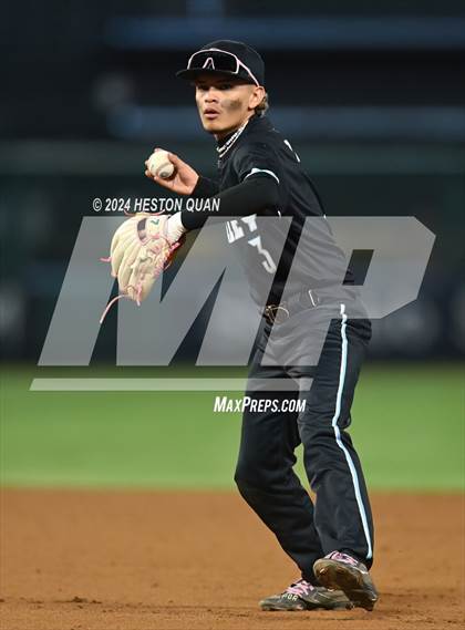 Thumbnail 2 in Santa Ana Valley vs. Rolling Hills Prep (Halo Classic) photogallery.