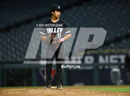 Thumbnail 3 in Santa Ana Valley vs. Rolling Hills Prep (Halo Classic) photogallery.