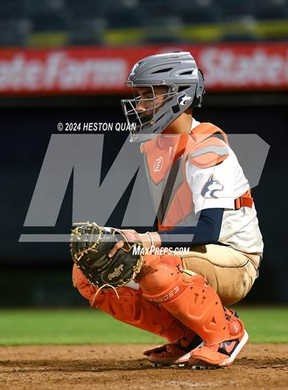 Thumbnail 2 in Santa Ana Valley vs. Rolling Hills Prep (Halo Classic) photogallery.