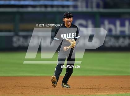 Thumbnail 3 in Santa Ana Valley vs. Rolling Hills Prep (Halo Classic) photogallery.