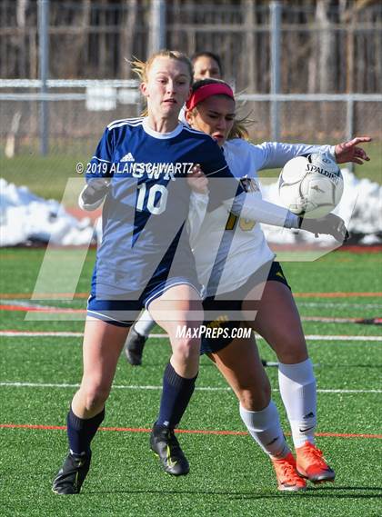 Thumbnail 3 in Spencerport vs. Shoreham-Wading River (NYSPHSAA Class A Final) photogallery.