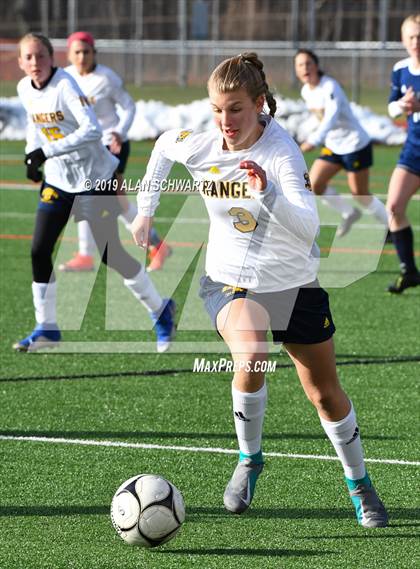 Thumbnail 2 in Spencerport vs. Shoreham-Wading River (NYSPHSAA Class A Final) photogallery.