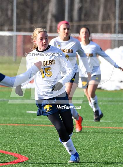 Thumbnail 3 in Spencerport vs. Shoreham-Wading River (NYSPHSAA Class A Final) photogallery.