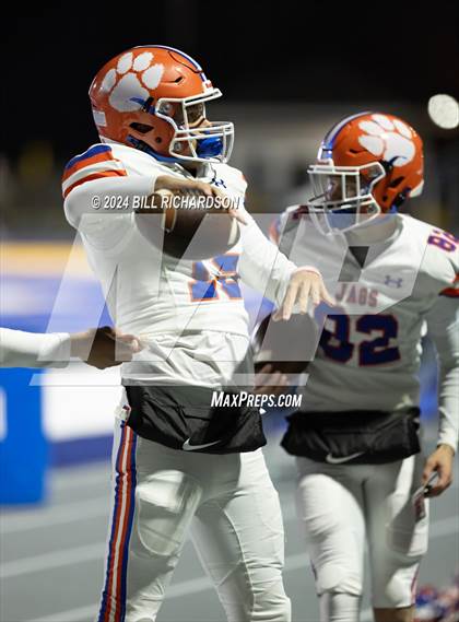 Thumbnail 1 in Madison Central vs. Tupelo (MHSAA 7A North State Championship) photogallery.