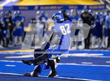 Thumbnail 2 in Madison Central vs. Tupelo (MHSAA 7A North State Championship) photogallery.