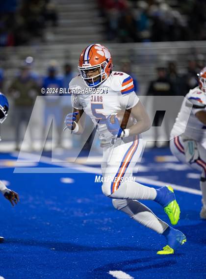 Thumbnail 1 in Madison Central vs. Tupelo (MHSAA 7A North State Championship) photogallery.